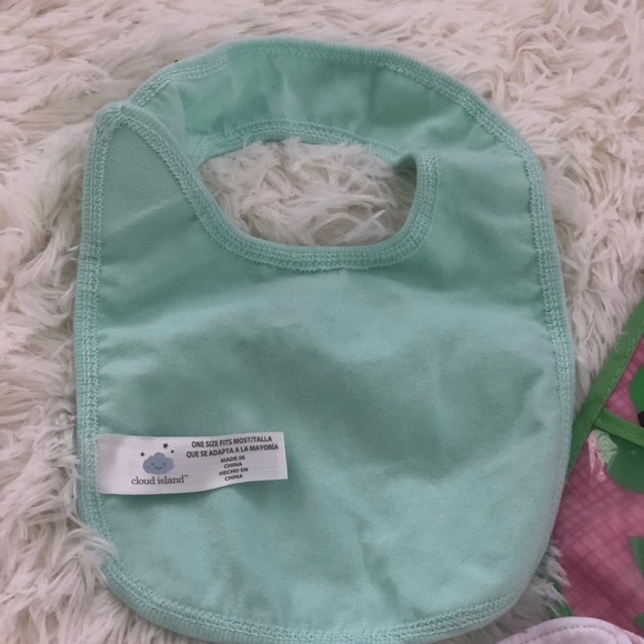 3 baby bibs - Picture 5 of 9